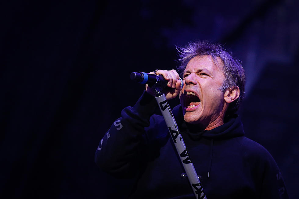 You are currently viewing IRON MAIDEN’s BRUCE DICKINSON to release new solo album next year