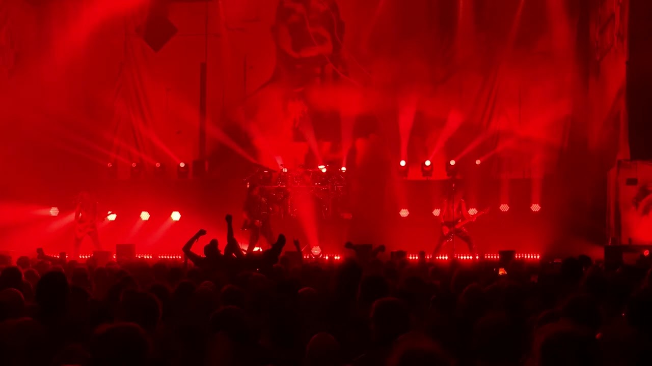 You are currently viewing MACHINE HEAD kicks off Burn My Eyes 25th-Anniversary Tour in Freiburg, Germany (Video)