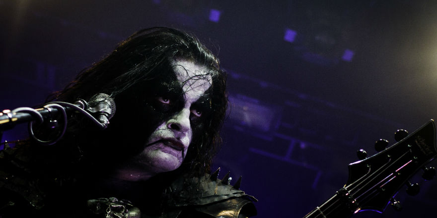 Read more about the article Abbath cancels South American tour after disastrous Buenos Aires show!!