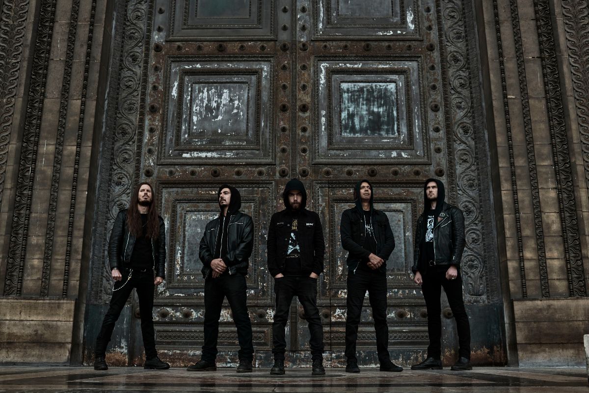 You are currently viewing Black Metallers REGARDE LES HOMMES TOMBER premiere ‘The Renegade Son’.