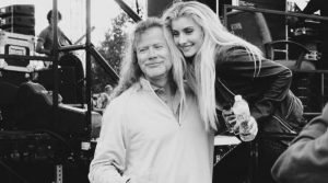 Read more about the article Watch MEGADETH’s DAVE MUSTAINE And His Daughter Cover THE BEATLES “Come Together” While In Quarantine!