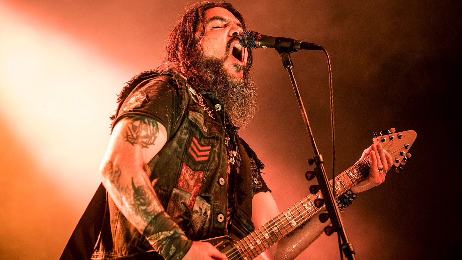 Read more about the article MACHINE HEAD Release “Civil Unrest” Digital Single And Taps KILLSWITCH ENGAGE Frontman JESSE LEACH For New Song “Stop The Bleeding”!