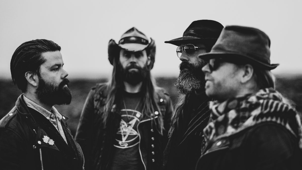 Read more about the article SÓLSTAFIR premiere dark, animated video for new song “Drýsill”.