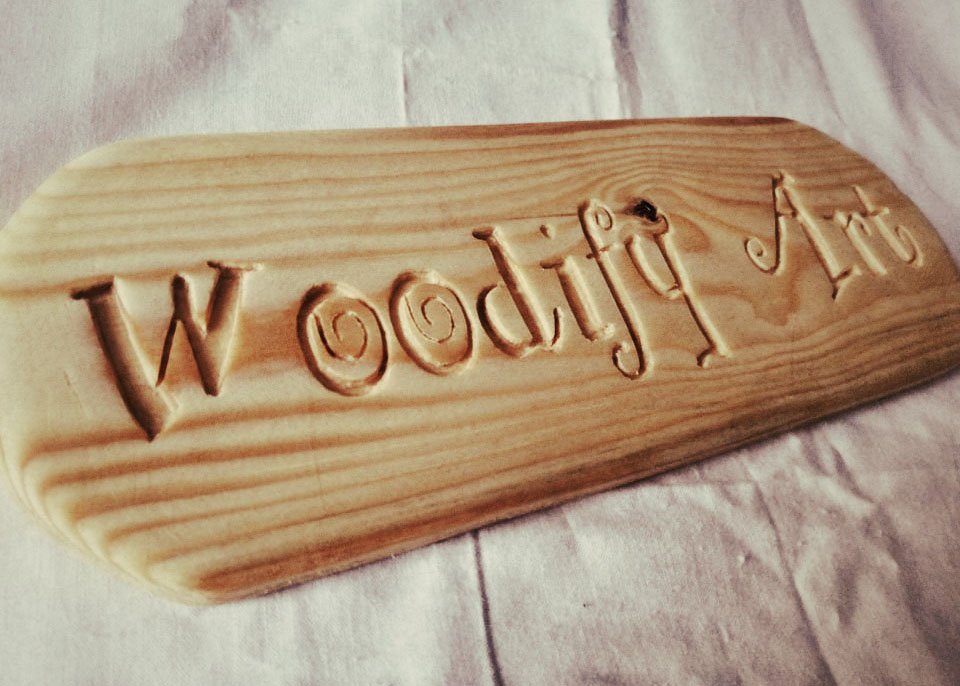 Read more about the article Διαγωνισμός THE GALLERY: Woodify Art – Ο Chuck Schuldiner και τα λογότυπα SEPULTURA & VENOM σε ξύλο!