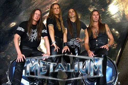 You are currently viewing METALIUM released the digital single “Never Surrender” in memoriam of Lars Ratz.