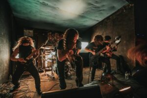 Read more about the article REPLACIRE: The children from Boston released a new official video for the song “Do Not Deviate”.