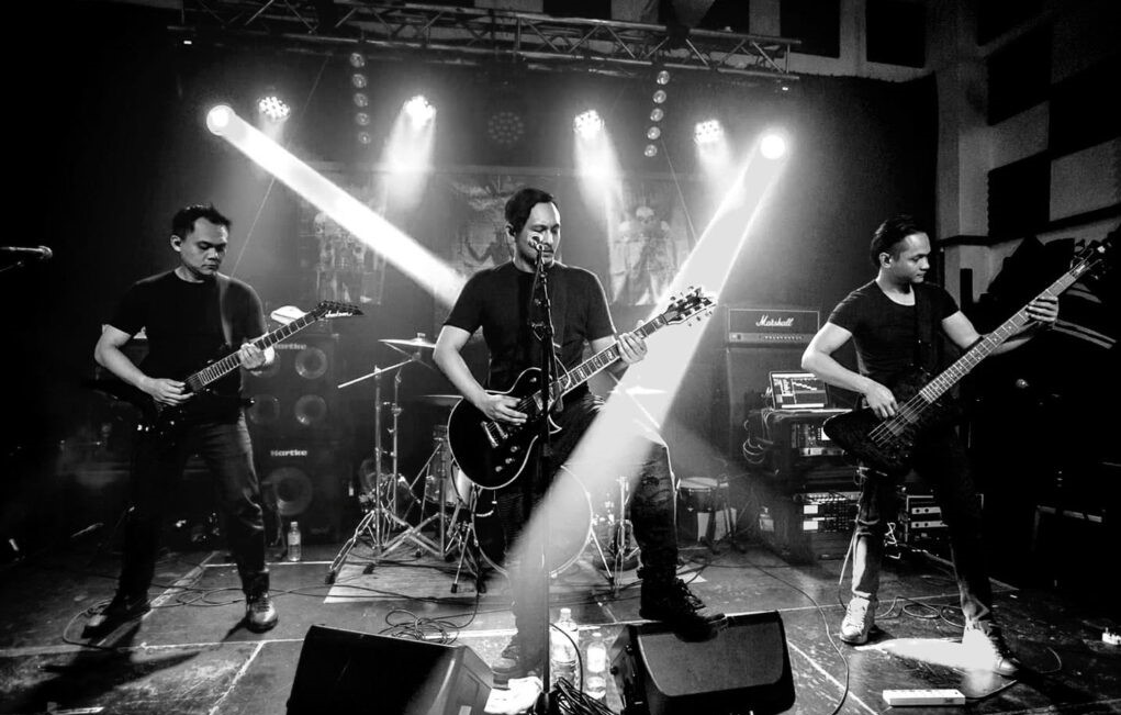 Read more about the article NAFRAT release new music video for “In Absentia”.