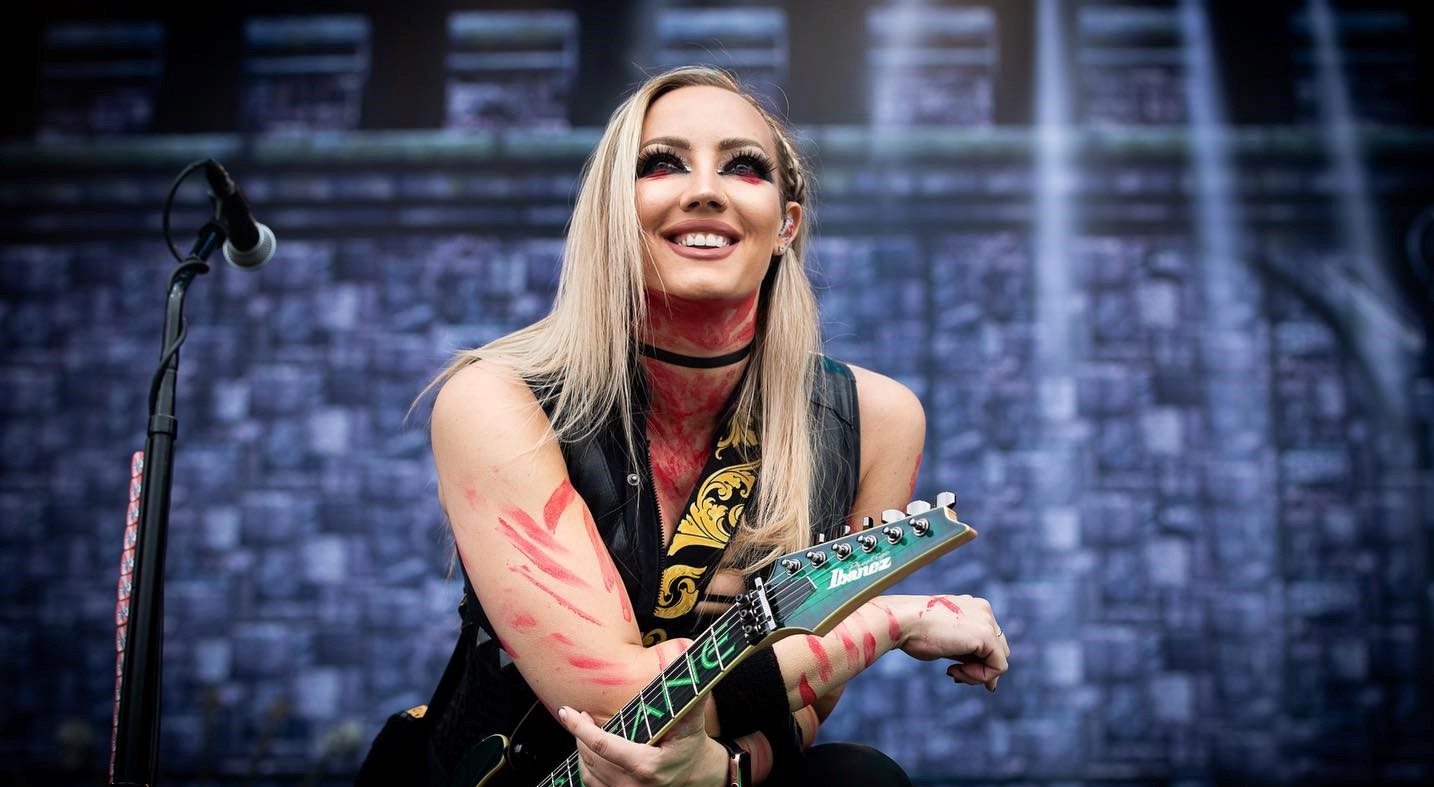 Read more about the article Alice Cooper guitarist Nita Strauss announced exit from band!