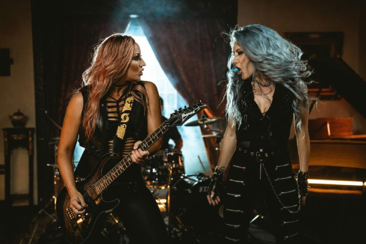 You are currently viewing Nita Strauss releases new single “The Wolf You Feed” featuring ARCH ENEMY’s Alissa White-Gluz!