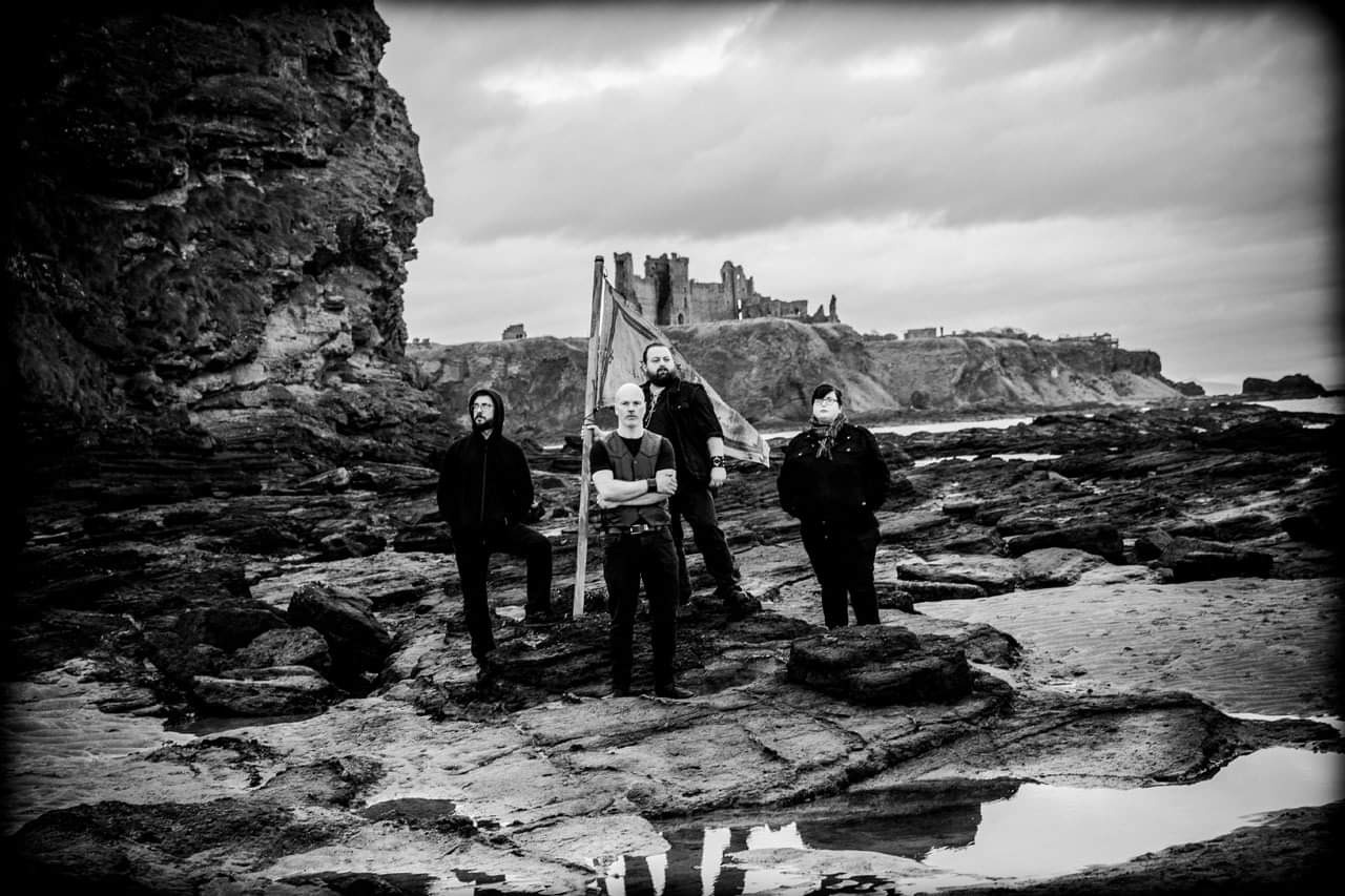 Read more about the article Οι Σκωτσέζοι Atmospheric Black Metallers RUADH θα κυκλοφορήσουν το νέο τους άλμπουμ «1296» τον Απρίλιο.