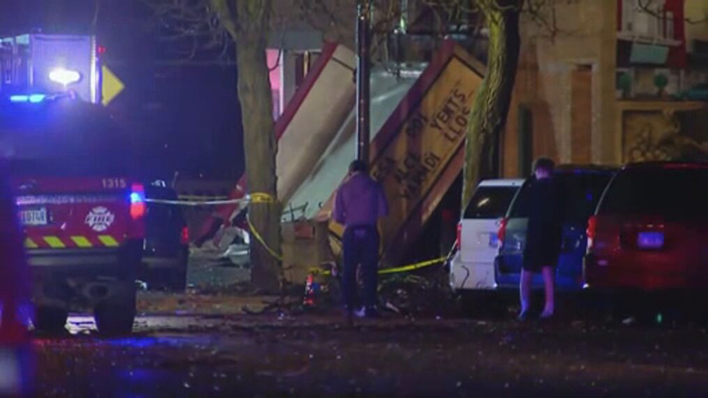 Read more about the article At least 1 dead, 28 injured as roof collapses during Illinois concert.