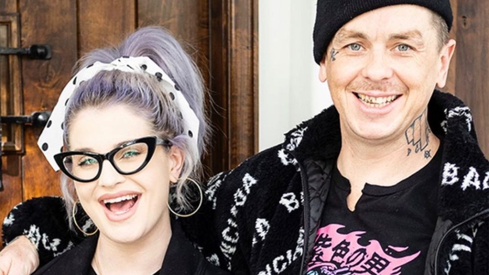 Read more about the article SLIPKNOT’s Sid Wilson and Kelly Osbourne welcome their first child together.