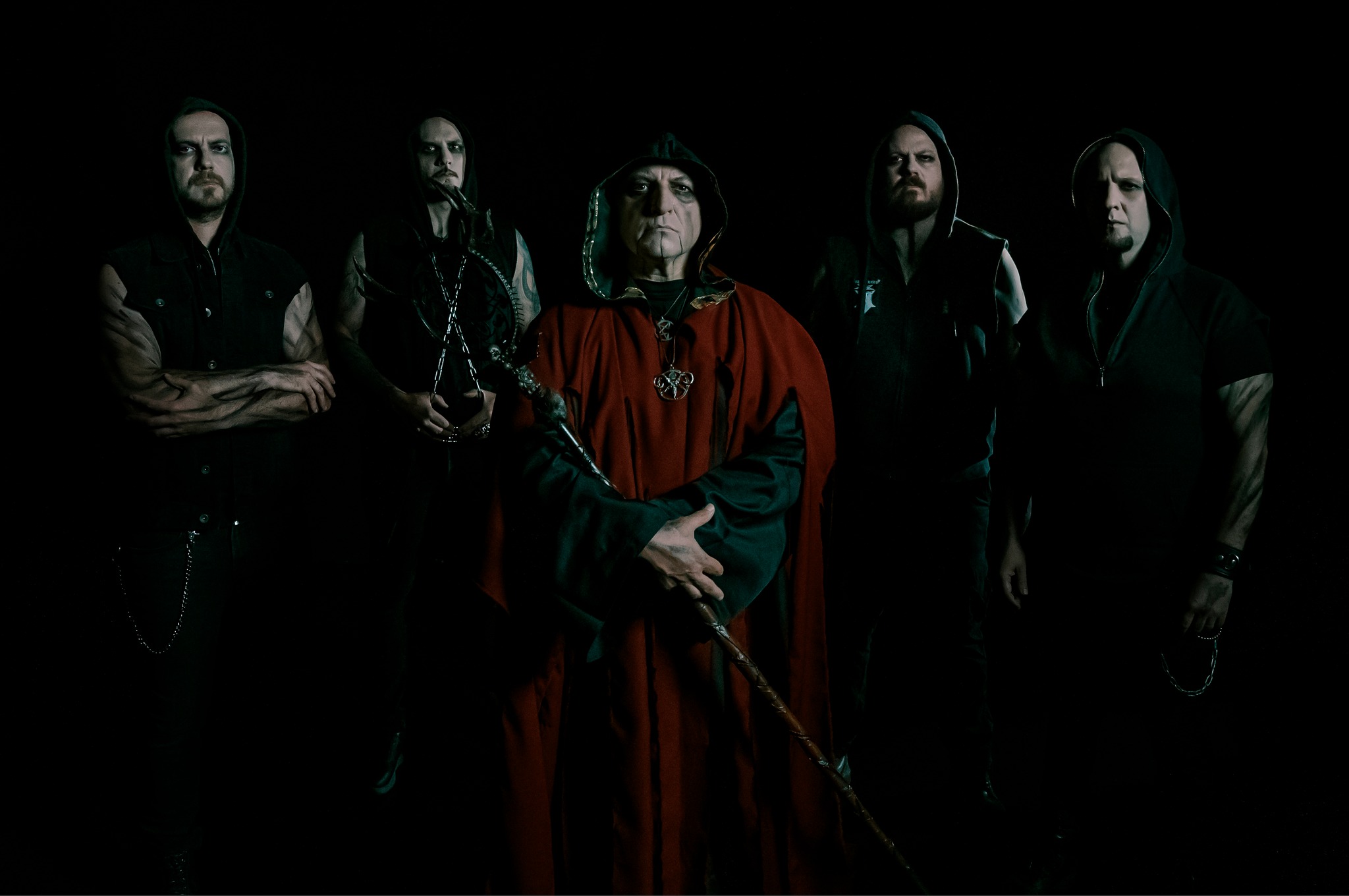 Read more about the article VARATHRON premieres music video for new song “Crypts In The Mist”.